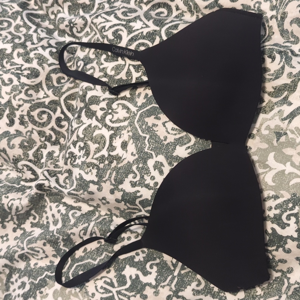 Calvin Klein 30B Black Wireless Form Bra